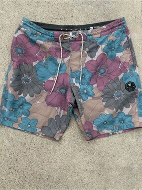 Men's Vissla Board Shorts Multicolor Floral 36 Beach Surf Swim Active TIKI BBQ